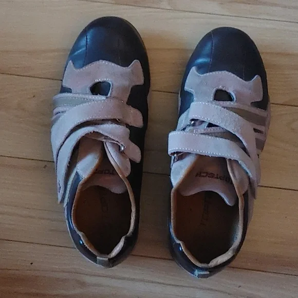 Shoes - Picture 1 of 2